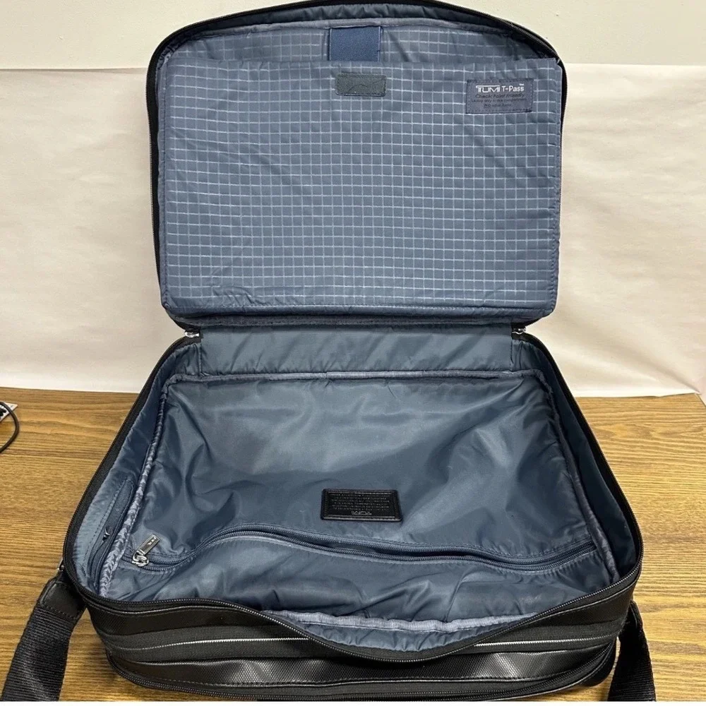 Tumi messenger bag